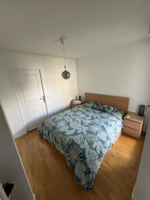 Logement proche centre daffaires calme et terrasse