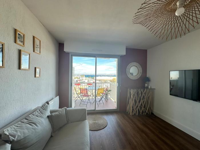 Appartement charmant avec vue mer et port