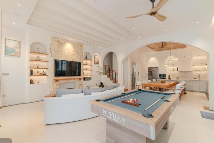 S Villa Ha Long - City Center & Near Beach - 4BR Private Villa with Pool, Jacuzzi, Sauna, Karaoke