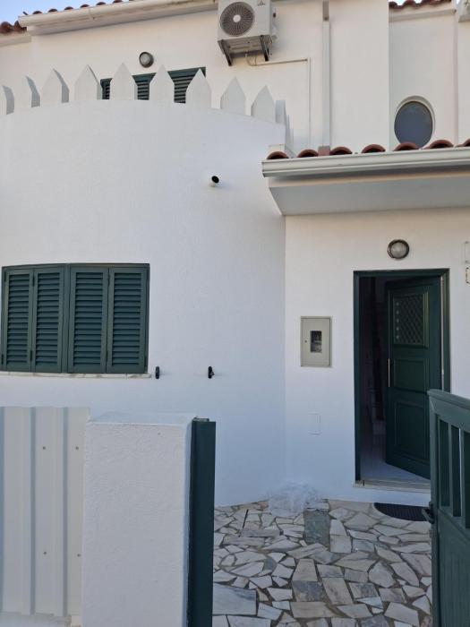 Great House By the Beach