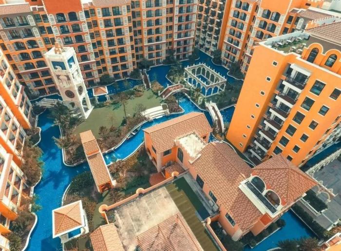Venetian Signature Condominium