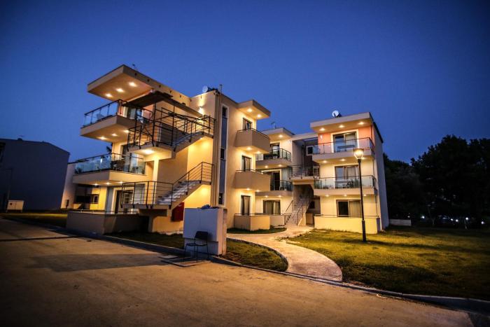 Ofrynio Deluxe Apartments