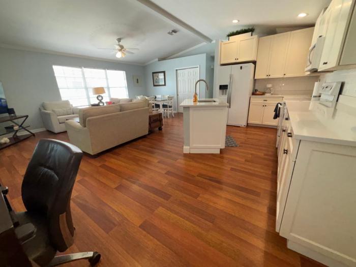 Tarpon - Spacious Updated W&D Full Kitchen 1.5 Mi to Beach