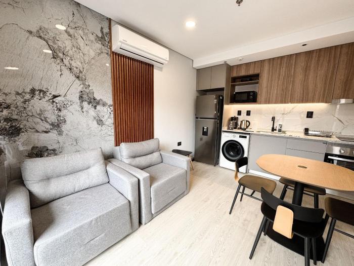 Depto con piscina, cerca del Shopping del Sol