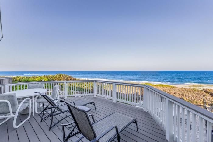 Luxurious Oceanfront Townhouse