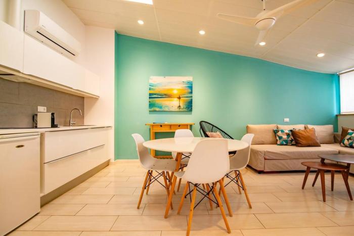 Costa Lairaga Suite Beachfront! Air conditioned