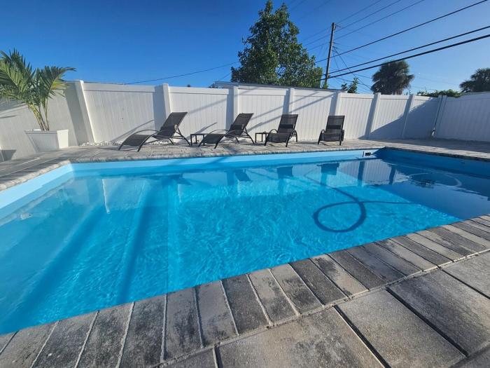 Heated Pool Home 10 miles Beach 3 miles IMG