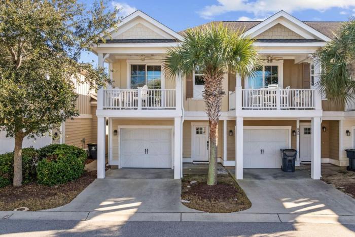 Spacious Pet-friendly Townhome at North Beach Resort, Lovely home and Great Amenities