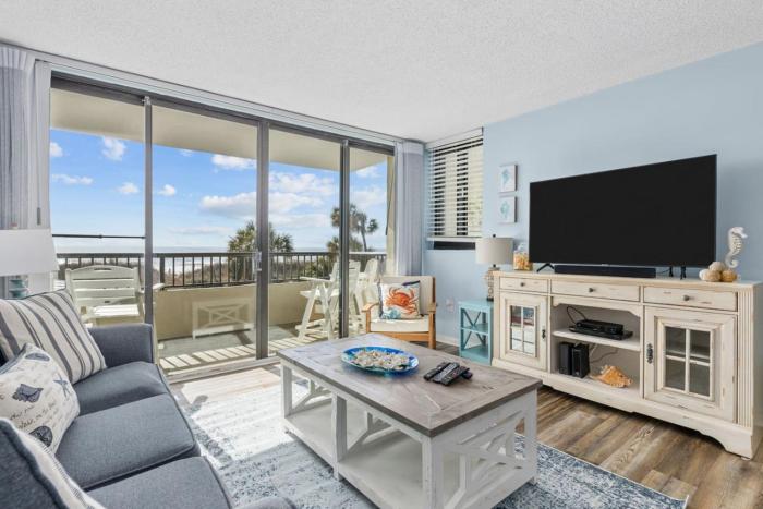 Gorgeous Oceanfront Condo Ideal location with indoor pool, hot tub and elevator