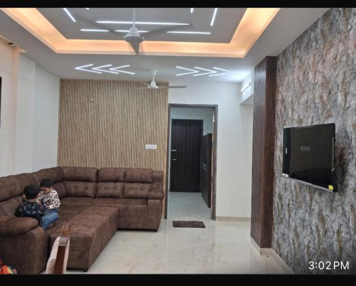 YR Heights Home Stay