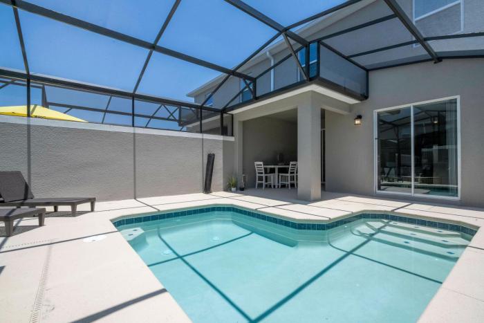 4BR Pool Home at Storey Lake Near Disney