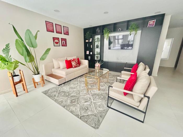 US Embassy Autodromo apartment 30 minutes away