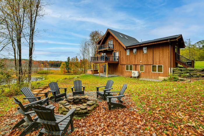 Golf, Fish and Ski Retreat with Game Room in Thompson