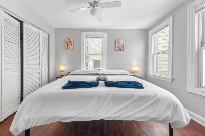 Little Italy Group Stay 4 TVs Pet Friendly