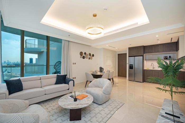 Luxury 2BR Beachfront Marina Skyline View