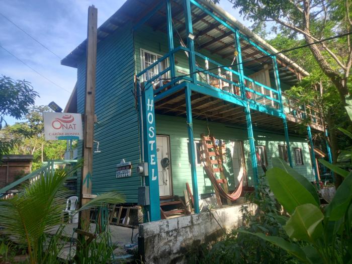Onat Roatan hostel