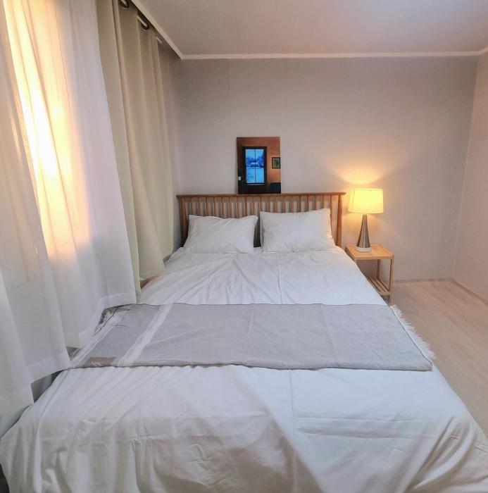 Emotional accommodation, DDP, Dongdaemun, Jongno, Myeongdong, Netflix, long-term accommodation cleaning, airport bus, station area