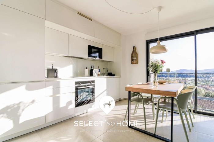 SELECT - Superbe appartement avec piscine, parking et vue - CAPNAT-B06