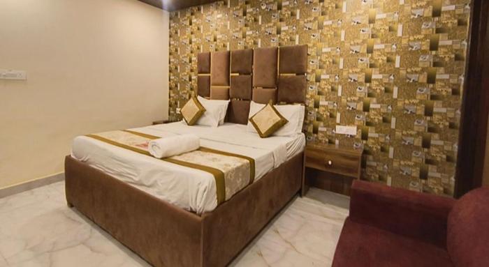 Hotel Kaushambi Grand Near Kaushambi Metro Station