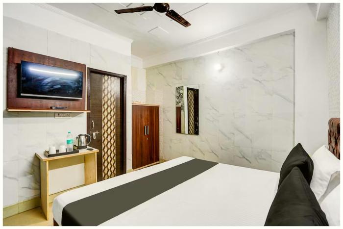 Hotel Shriman Premium Inn#Near Swargadwar Market and Jagannath Temple, Fully Air-Conditioned Hotel with Wifi - LIFT - Restaurant and Parking Facilities - Best Budget Hotel