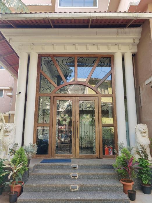 Q 23 Resort Candolim Beach