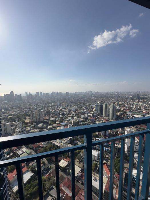 Heart of Makati, Fully furnished condo, cbd central location