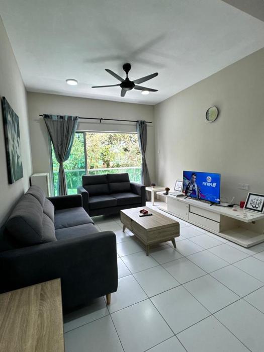 AYAAN SOCCER HOME at Quintet Apartment with Free Parking