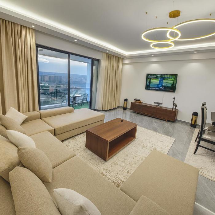 Diamond Ivy-Swiss heights