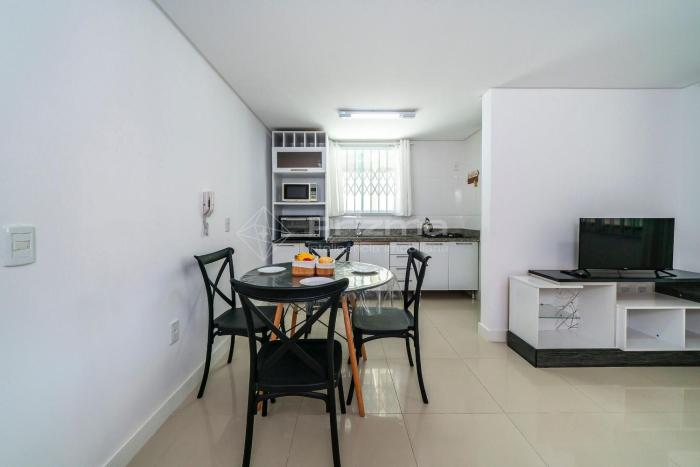 Ótimo apartamento na praia de Bombas.