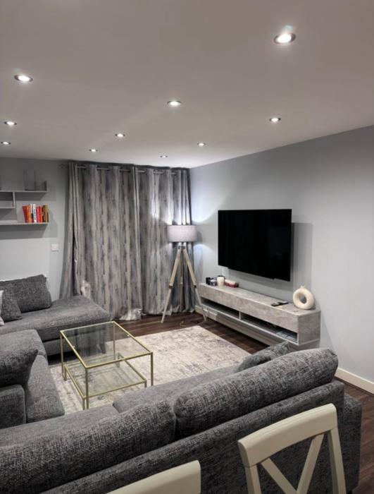 Room in Stylish City Apartment