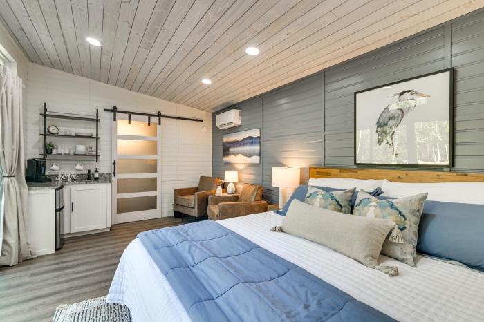 Cozy Couples Retreat on Pickwick Lake with Hot Tub