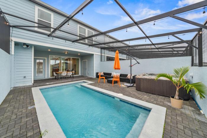 Luxurious 5BR Villa with Private Pool Near Disney World