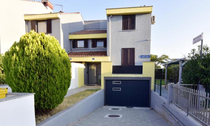 Apartments with parking space Umag - 20422