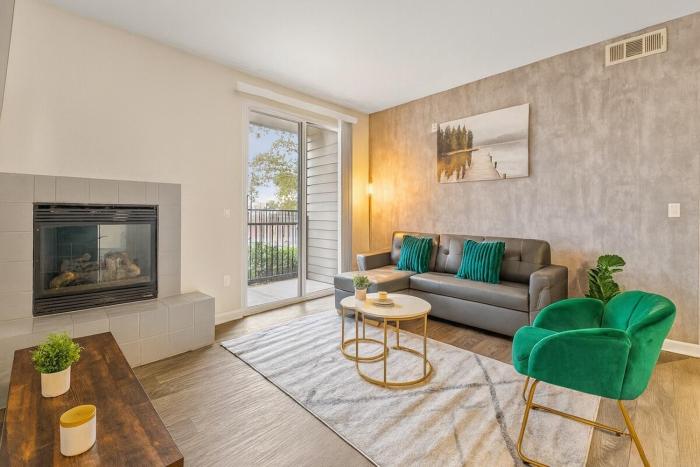 Luxury King Suite by the Lake - Entire Place