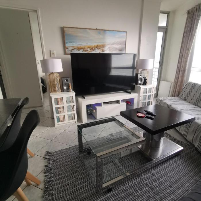 The Beach Hub Apartment