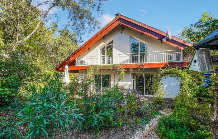 Awesome Home In Molières-Sur-Ceze