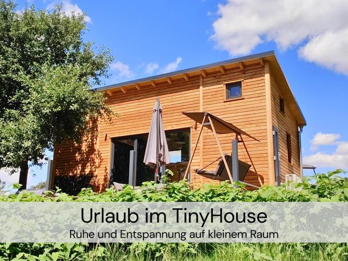 TinyHousebeiDresden mit Faßsauna unser größtes winziges Häuschen für bis zu 7 Personen, Kaminofen, große Terrasse - Nähe Sächsische Schweiz - Von Juni - September Mindestmietzeit 1 Woche Sa-Sa