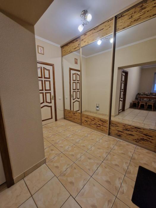 Apartment on Kravchuka, 11b