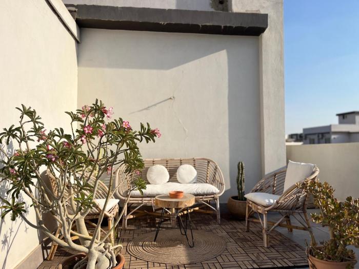 Modern chic rooftop studio