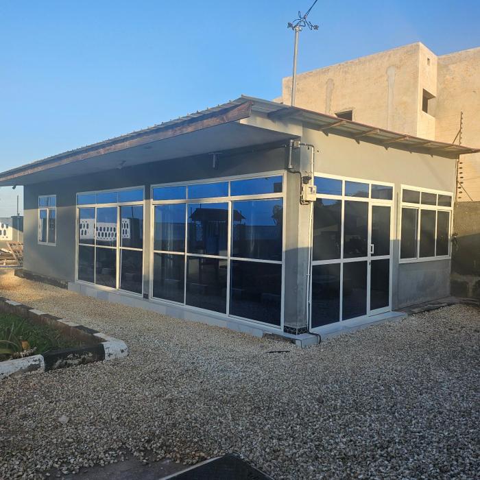 TR Beach Apartments - Uroa Beachfront Bliss Modern 1BR Oceanview Retreat