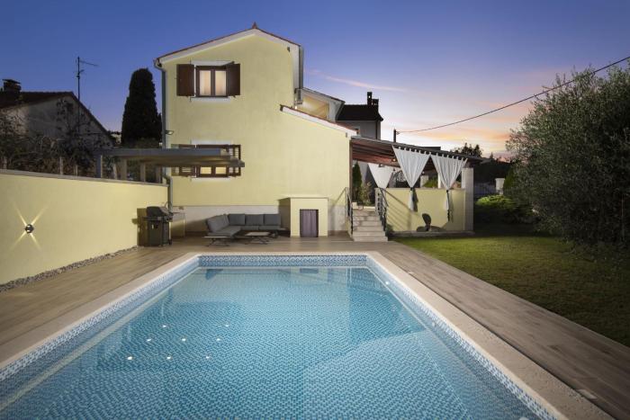 Captain Villa 2 km to the beach