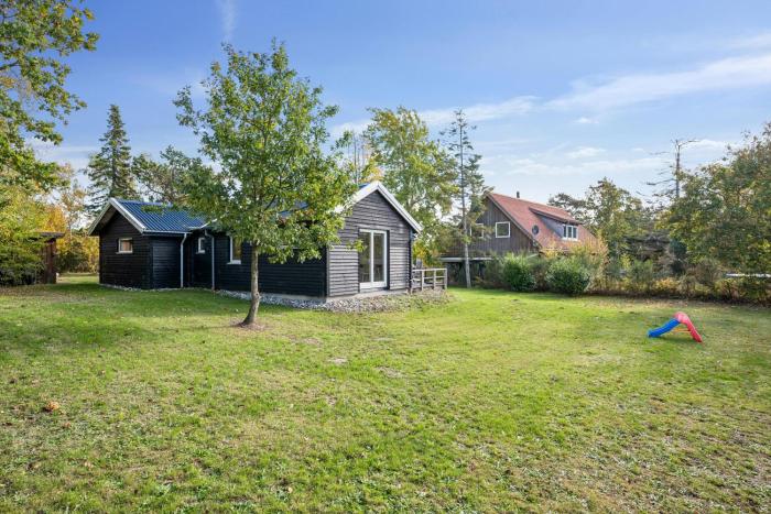 Awesome Home In Ebeltoft With 2 Bedrooms And Internet