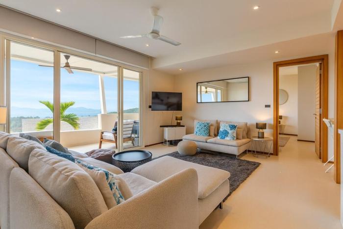 C242 Panoramic Sea View 2BR Infinity Pool & Gym