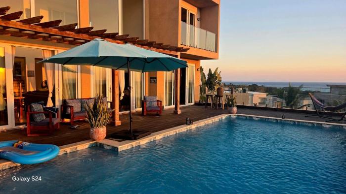 Wings Over Whitehouse 4-Bedroom