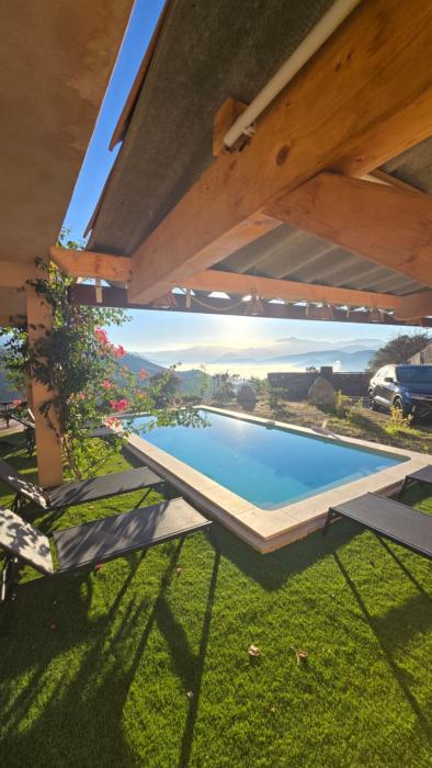 Bas de villa avec piscine