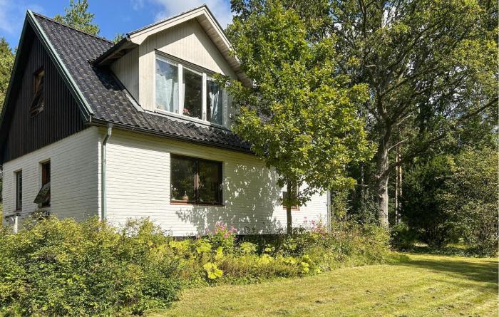 Gorgeous Home In Örkelljunga With Wifi