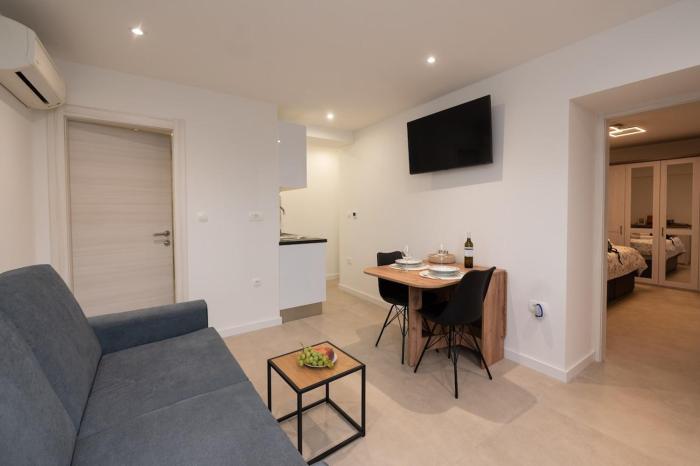 Lara - private parking and garden