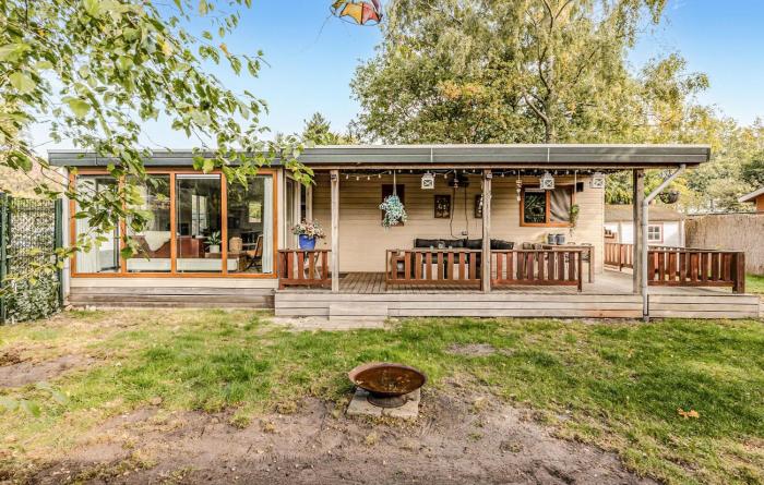 Beautiful Home In Erm With Wifi