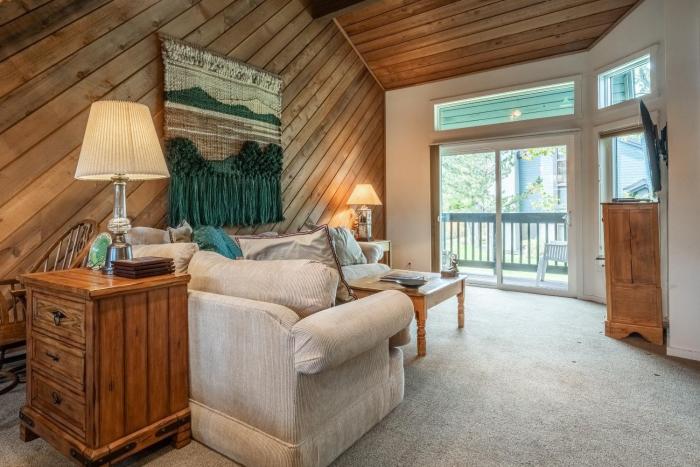 3 Bedrooms + Loft townhome in Snowcreek Phase 3, Private Pool Table Sleeps 6 Guests, Dog Friendly