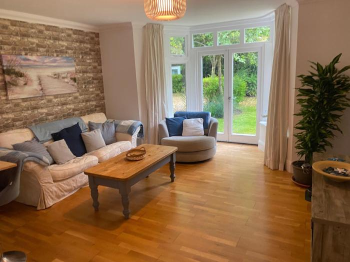 Coastal Comfort Flat